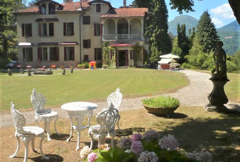 DTIM102. Villa storica con vista panoramica sul Lago di Como