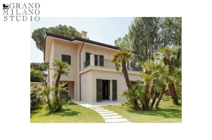 DIOA1. Villa in Vendita a Forte dei Marmi