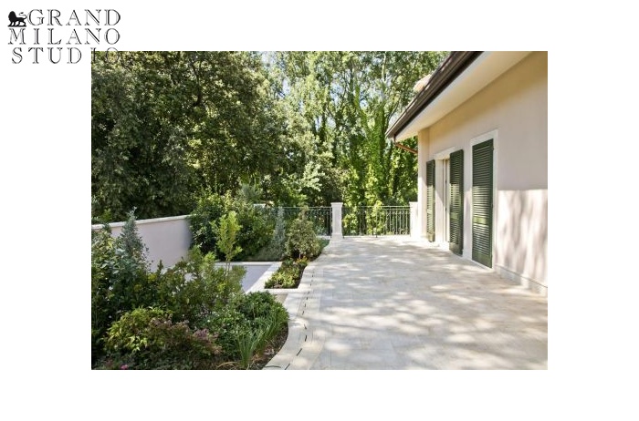 DIOA1. Villa in Vendita a Forte dei Marmi