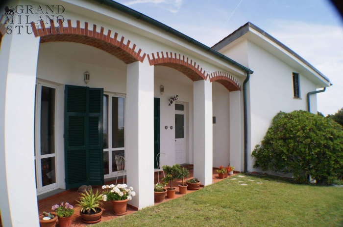 DIYK4. Villa unifamiliare, buono stato, 209 mq, Celle Ligure