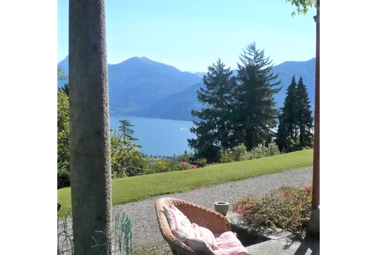 DTIM102. Villa storica con vista panoramica sul Lago di Como