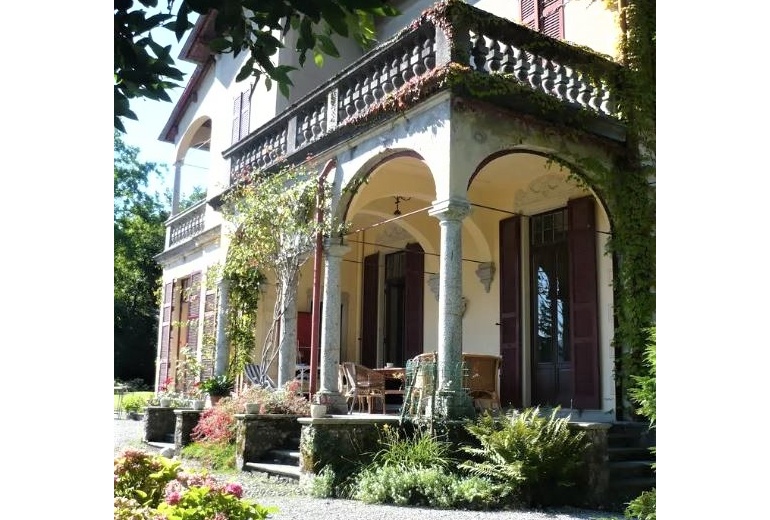 DTIM102. Villa storica con vista panoramica sul Lago di Como