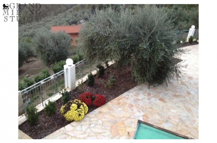 DOK115. Villa con vista panoramica sulle montagne Liguri di Dolceacqua