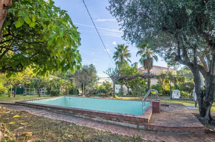 DOK865.VILLA CON PISCINA E PARZIALE VISTA MARE A BORDIGHERA