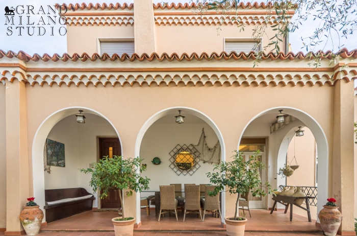 DOK865.VILLA CON PISCINA E PARZIALE VISTA MARE A BORDIGHERA