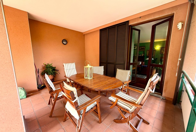 DAB10. VILLA DI TESTA CON GIARDINO NEL CONDOMINIO CON PISCINA