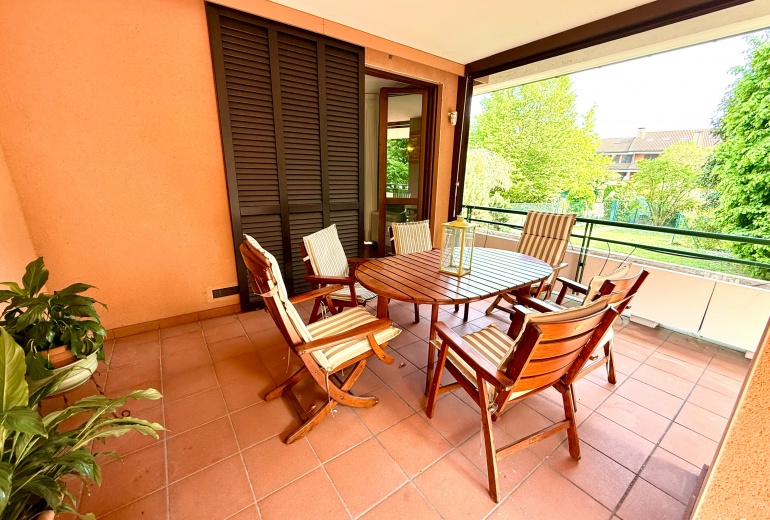 DAB10. VILLA DI TESTA CON GIARDINO NEL CONDOMINIO CON PISCINA