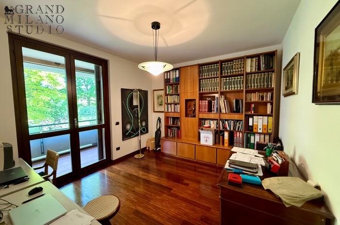 DAB10. VILLA DI TESTA CON GIARDINO NEL CONDOMINIO CON PISCINA