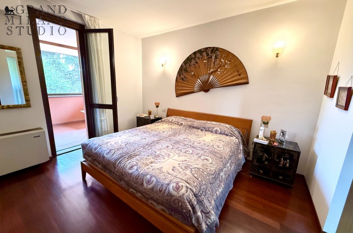 DAB10. VILLA DI TESTA CON GIARDINO NEL CONDOMINIO CON PISCINA