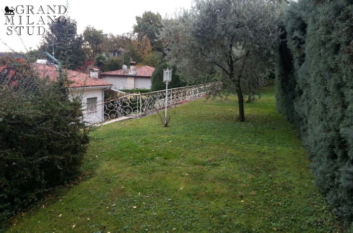  DOK65.Villa  con piscina a Salò. 