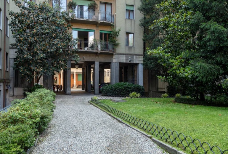 DIFC4. Appartamento via Cappuccio, Milano